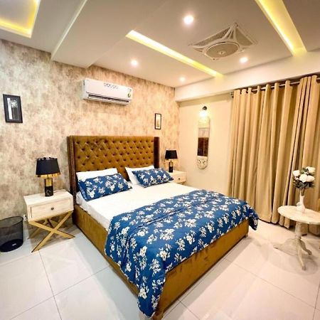 Eiffel Luxury Apartments Лахор Экстерьер фото
